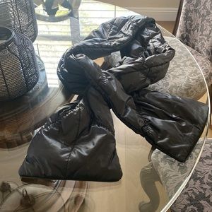 Athleta URX Black Puff Scarf